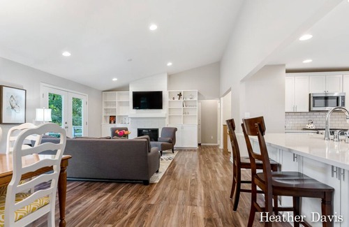 Holland House | Inviting Private Home Near Holland State Park & Ocean View