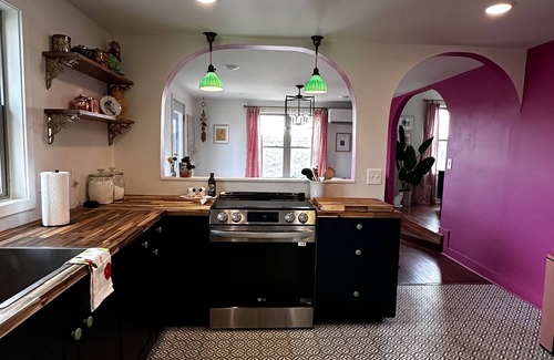 Gregory County House | Inviting Private Retreat in Burke with Hot Tub & Breakfast