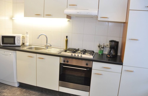 Berchem House | Inviting Private House "2600" with Breakfast & Family Amenities
