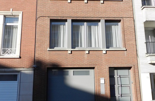 Berchem House | Inviting Private House "2600" with Breakfast & Family Amenities