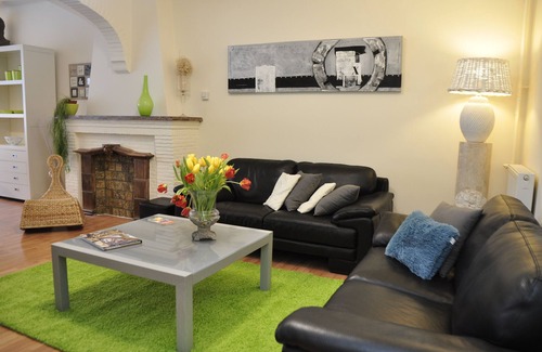 Berchem House | Inviting Private House "2600" with Breakfast & Family Amenities