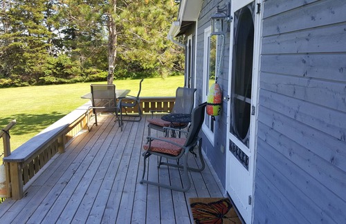 Eglington Cottage | Idyllic Oceanfront Cottage with Spectacular Views in Fortune PEI