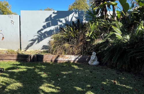 Dubbo House | Cozy Private Room - Twin Bedroom with Private Garden - Pet Friendly