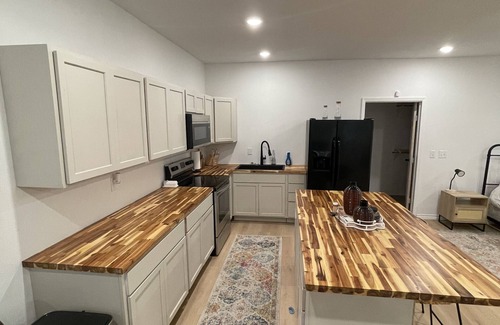 Hudson Apartment | Charming Private Studio Apartment - Guest Rated 10/10