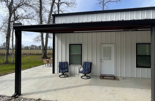 Hudson Apartment | Charming Private Studio Apartment - Guest Rated 10/10
