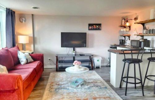 Fort Gary House | Inviting Private Suite for Families - Rated 9.4/10