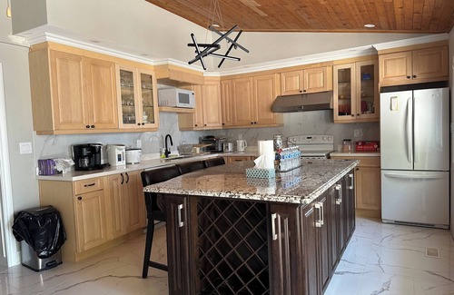 Brock Cottage | Cozy Private Waterfront Cottage at Lake Simcoe
