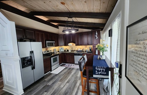 Lake of the Woods House | Charming Property Steps from Lakefront Beach with Pool