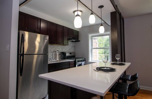 Forest Hill Apartment | Inviting One Bedroom Apartment in Newark with Spa Amenities