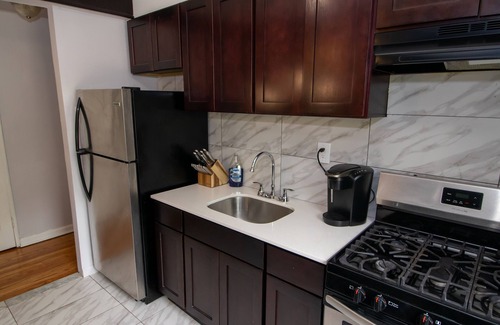 Forest Hill Apartment | Inviting One Bedroom Apartment in Newark with Spa Amenities