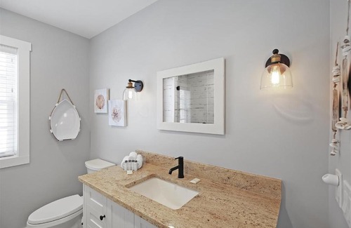 Ottawa House | Charming Cozy Quarters Villa #228 with Pool Access