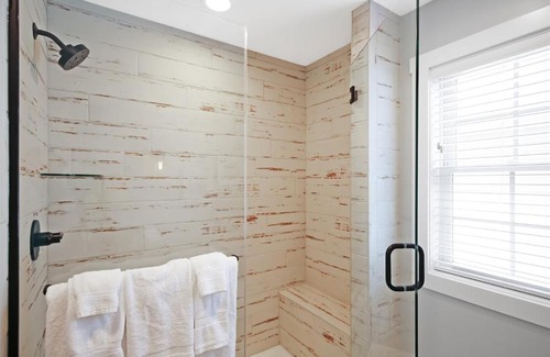 Ottawa House | Charming Cozy Quarters Villa #228 with Pool Access