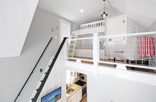 Ottawa House | Charming Cozy Quarters Villa #228 with Pool Access
