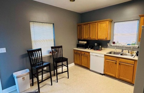 Birmingham House | Quiet and Convenient Hotel Near UAB, VA & St. Vincent's