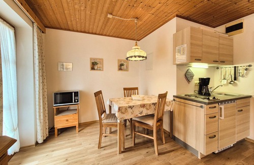 Oberschonau Apartment | Tranquil Hochkalter Apartment: Family-Friendly Retreat