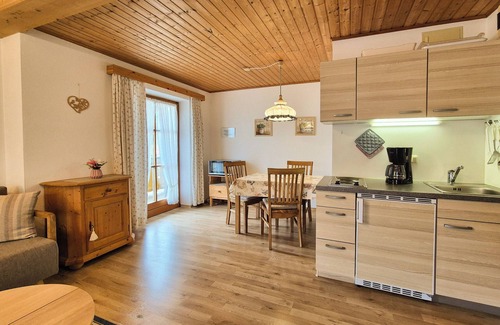 Oberschonau Apartment | Tranquil Hochkalter Apartment: Family-Friendly Retreat