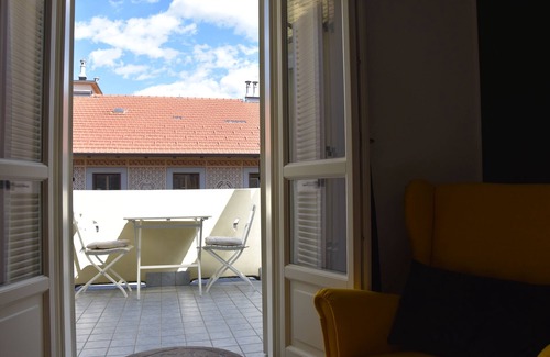 San Donato Apartment | Serene Flat in Central Turin - Guest Rated 9.8/10!