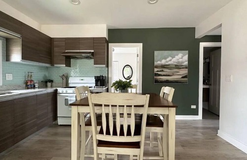 Bridgeport House | Relaxing Riverwalk Retreat for Families and Travelers