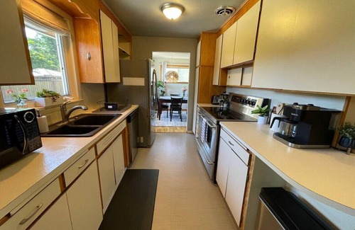 Wenatchee House | Tranquil Retreat with Saddlerock Views & Family Amenities