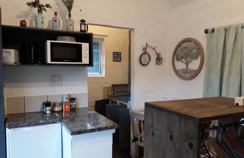 Constantia House | Charming Quirky Cottage in Constantia with Pool & Kitchen