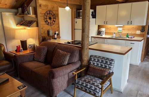 Sunriver Cabin | Inviting Ranch Cabin with Pool and Unlimited SHARC Passes