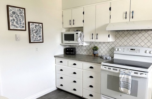 North Cowichan House | Inviting Rancher Near Hospital with Family-Friendly Amenities
