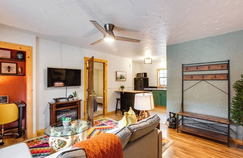Red River House | Inviting Getaway in Red River - Steps from Main Street