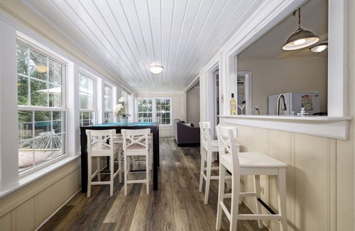 Bahama House | Relaxing Lakefront Cottage with Pet-Friendly Amenities