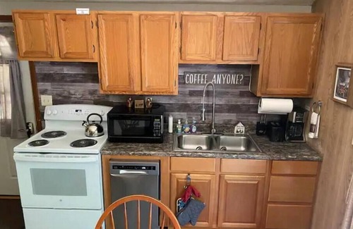 Russell Cabin | Relaxing Studio Cabin #7 at Deep Woods Cabins - Guest Rated 10/10