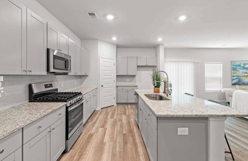 Johns Island House | Cozy, Renovated 5BR Home in Serene Charleston Area, Near Downtown #41505