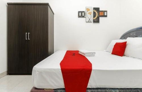 Jakarta House | Budget-Friendly Stay at Cozy Residence Muwardi with Kitchen