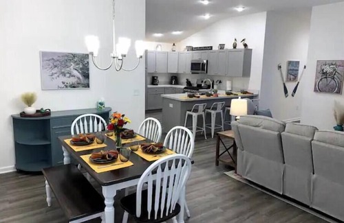 Okahumpka House | Tranquil Escape at Loon's Landing with Ocean View & Spa