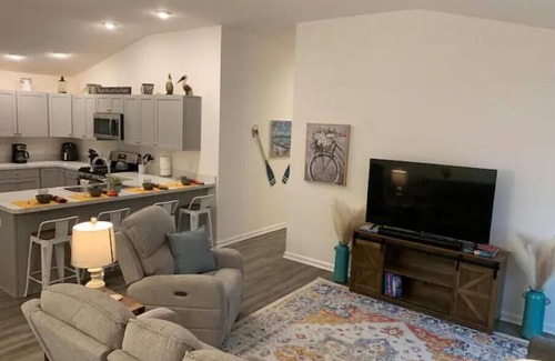 Okahumpka House | Tranquil Escape at Loon's Landing with Ocean View & Spa
