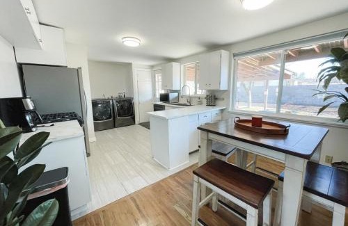 Murray House | Inviting Retreat Near Nature and City Attractions