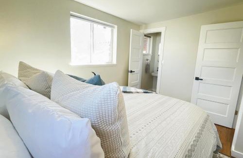 Murray House | Inviting Retreat Near Nature and City Attractions
