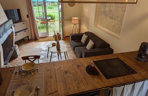 Chadurie Cottage | Gite Chadurie: Cozy Getaway with Pool & Spa Amenities