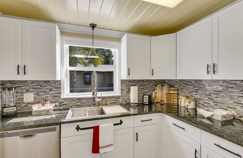 Melbourne House | 5⭐ Family-Friendly Retreat with Hot Tub & Game Room