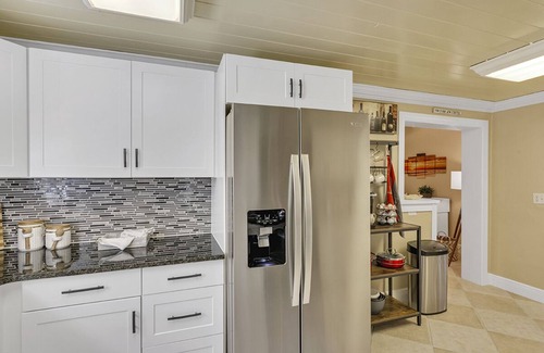 Melbourne House | 5⭐ Family-Friendly Retreat with Hot Tub & Game Room