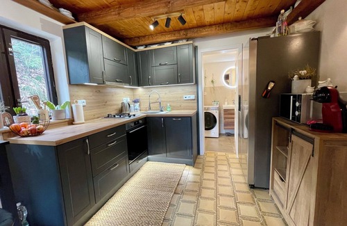 Mladejov Ski Chalet | Cozy Retreat: Explore History, Hiking & Pet-Friendly Stays