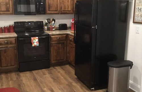 Cleveland House | Tranquil King Bed Retreat Near Lee with Breakfast Included