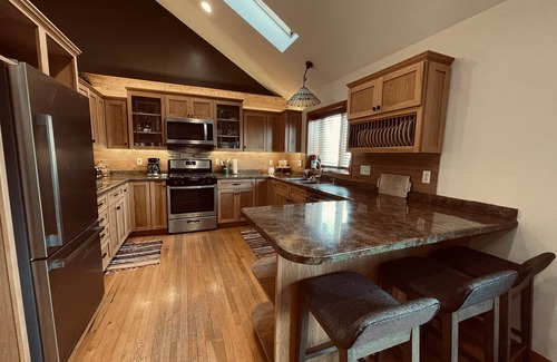 La Salle Cottage | Inviting Lake Erie Retreat at Woodchuck Marina - Rated 10/10!