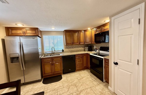 Murray Apartment | Cozy Retreat Near Ski Resorts, Shops & Downtown