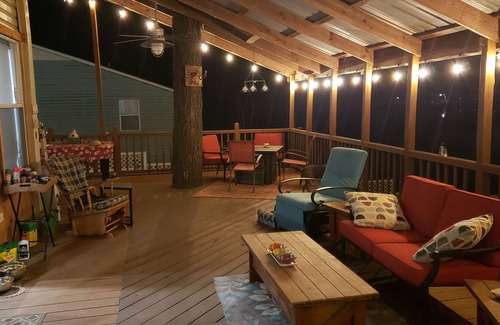 East Dublin House | Cozy retreat on Ben Hall Lake. 2 Bedroom 1 Bath house.