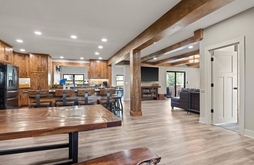 Ray County House | Charming Retreat Near Excelsior Springs with Spa & Dining