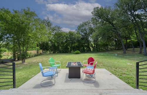 Buda House | Pet-Friendly 3BR/2BA Retreat with Breakfast for Families