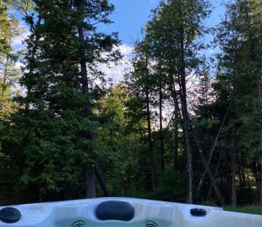 Stokes Bay House | Cozy Retreat W Hot Tub Bruce Peninsula