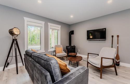 Stokes Bay House | Cozy Retreat W Hot Tub Bruce Peninsula