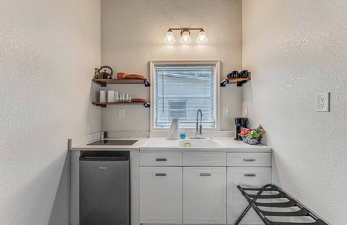 Chassahowitzka Cabin | Inviting River Cabin with Kitchen & Family-Friendly Fun