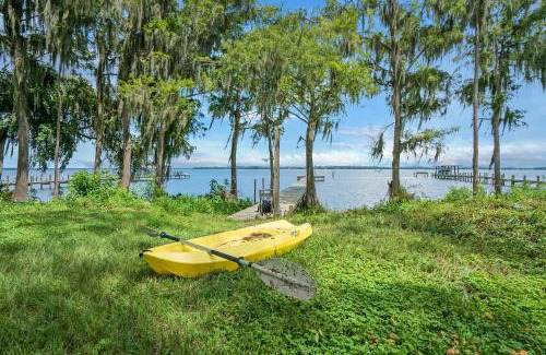 Palatka House | Family-Friendly River Cabin with Dock and Playset