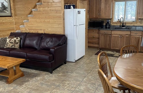 Thompson Falls House | Riverside Cabin Retreat: Guest Rated 10/10 with Ocean View
